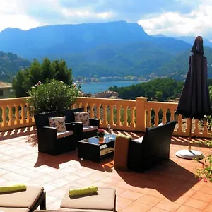 Apartment En El Con Gran Terraza Privada Y Vistas Al Mar. Piscina Comunitaria. Localizado En Un Zona Tranquila Y Muy Soleada. Wifi Gratis Disponible. Parking., Puerto de Sóller
